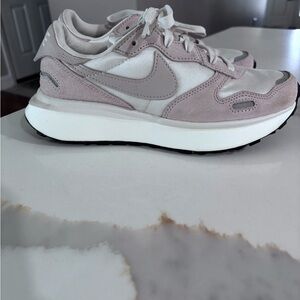 Nike Women's Light Pink and White Sneakers